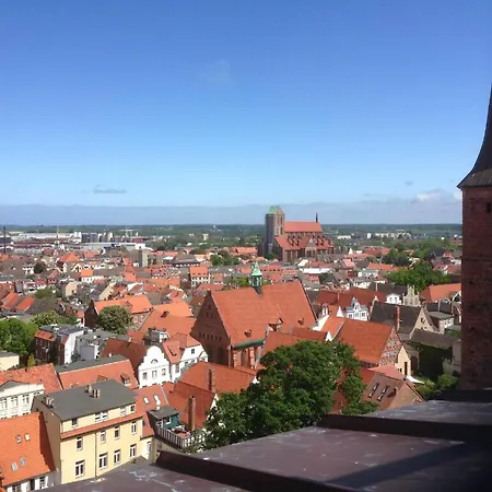 In Mit Terrasse Und Garten Wismar
