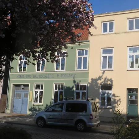 In Mit Terrasse Und Garten Apartment *